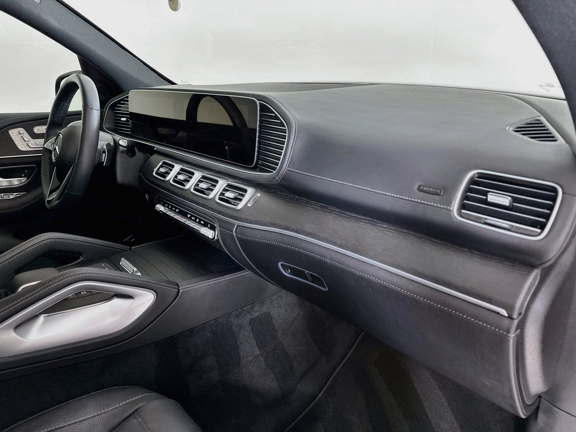Certified 2025 Mercedes-Benz GLE 350 4MATIC image 32
