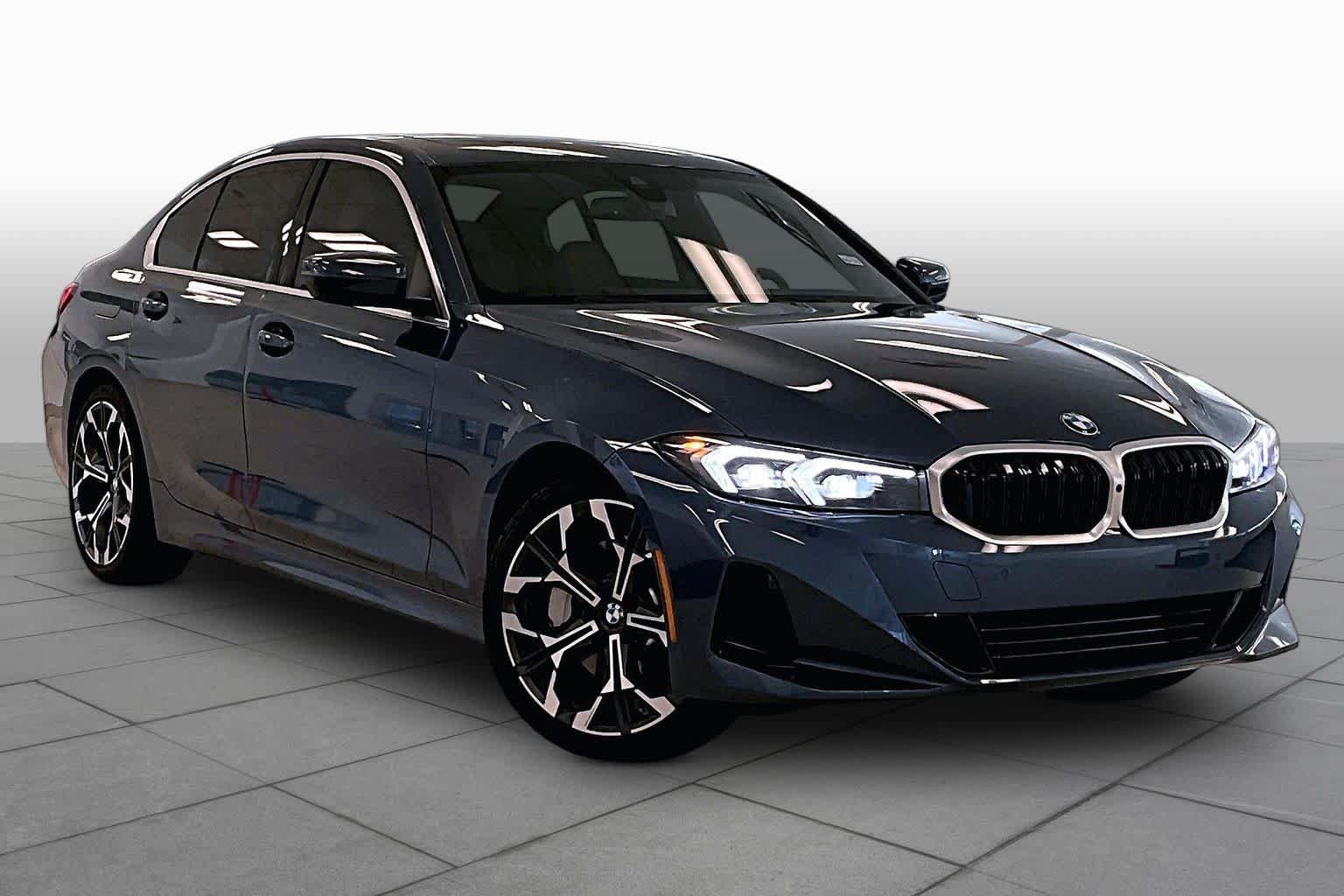 Used 2026 BMW 330i Sedan w/ Premium Package RWD image 2