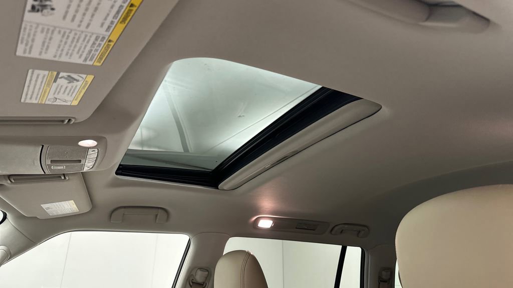 Used 2022 Nissan Armada SL image 22