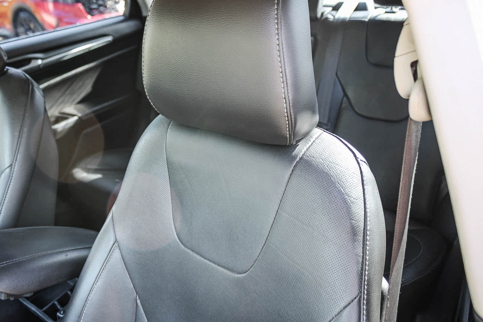 Used 2015 Ford Fusion Titanium FWD image 25