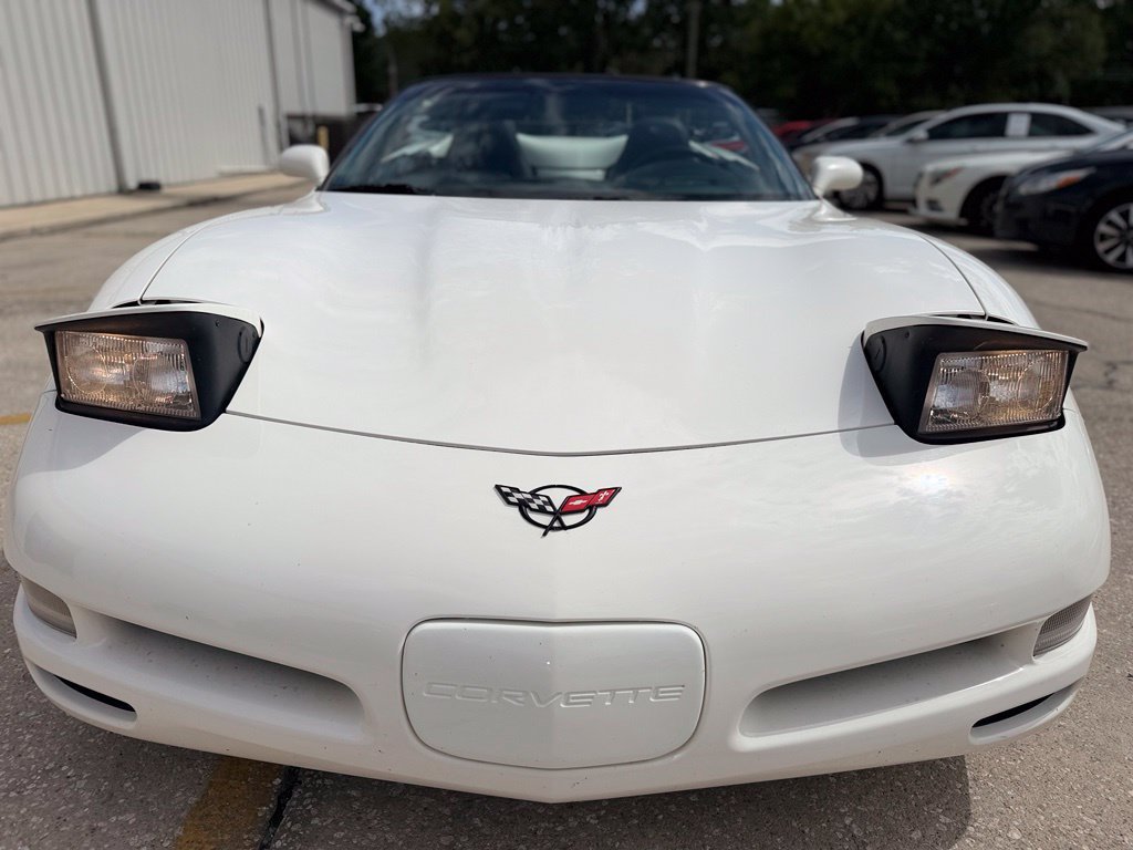 Used 2001 Chevrolet Corvette Convertible w/ Preferred Equipment Group2 RWD image 21