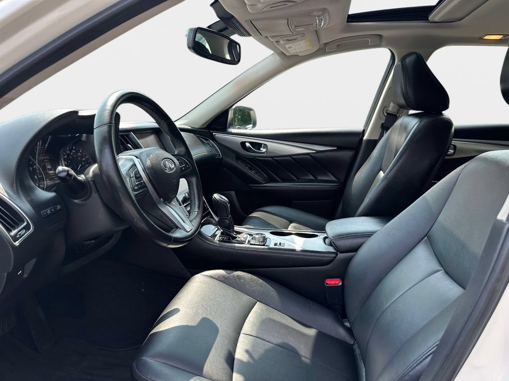 Used 2019 INFINITI Q50 Luxe w/ Essential Package (3.0T Luxe) AWD/4WD image 14
