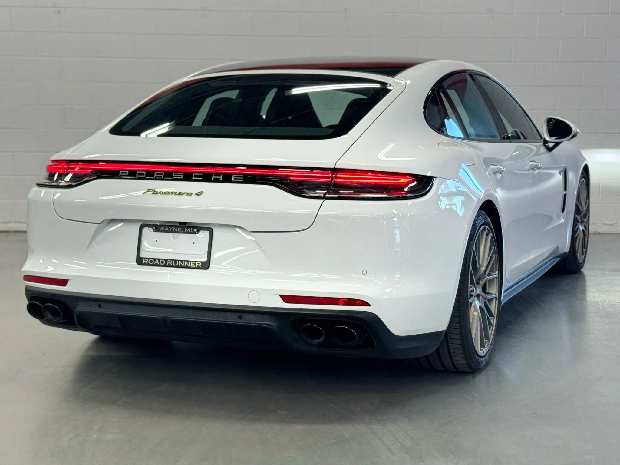 Used 2023 Porsche Panamera 4 Platinum Edition image 11