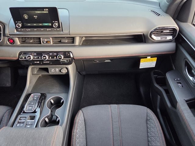 Used 2025 Honda Pilot Sport image 15