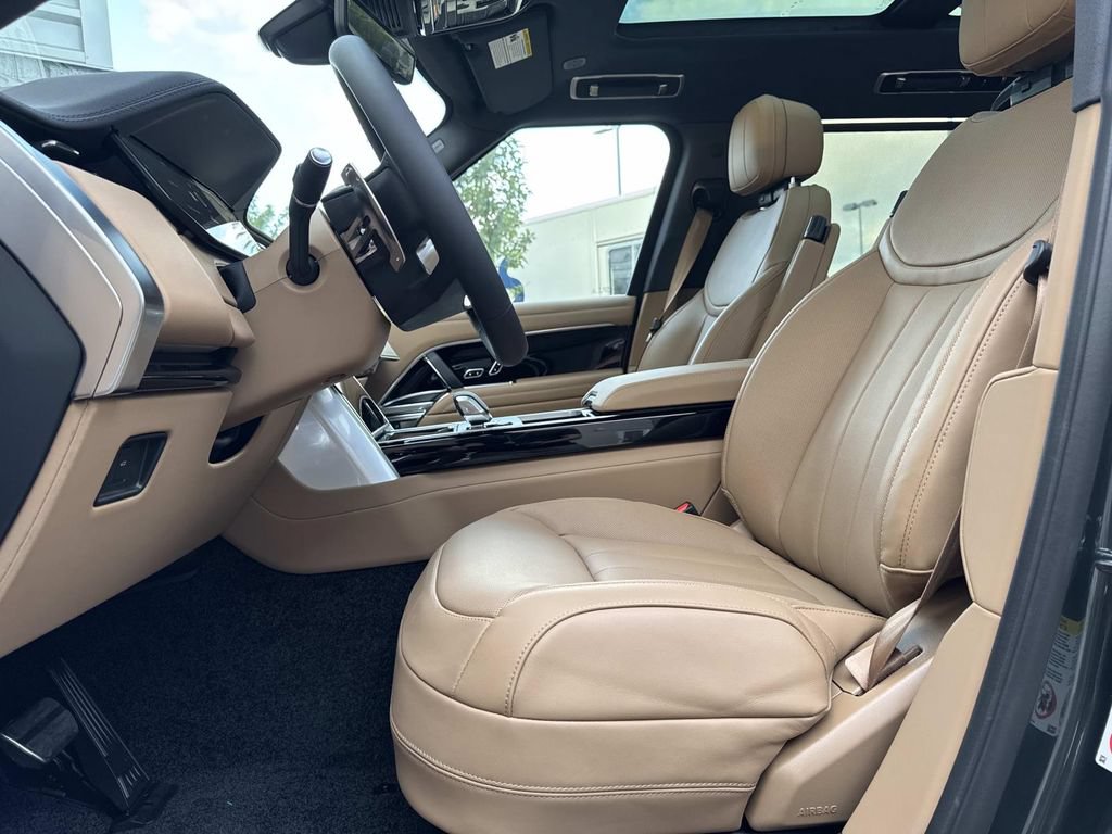New 2026 Land Rover Range Rover Long Wheelbase SE AWD/4WD image 21