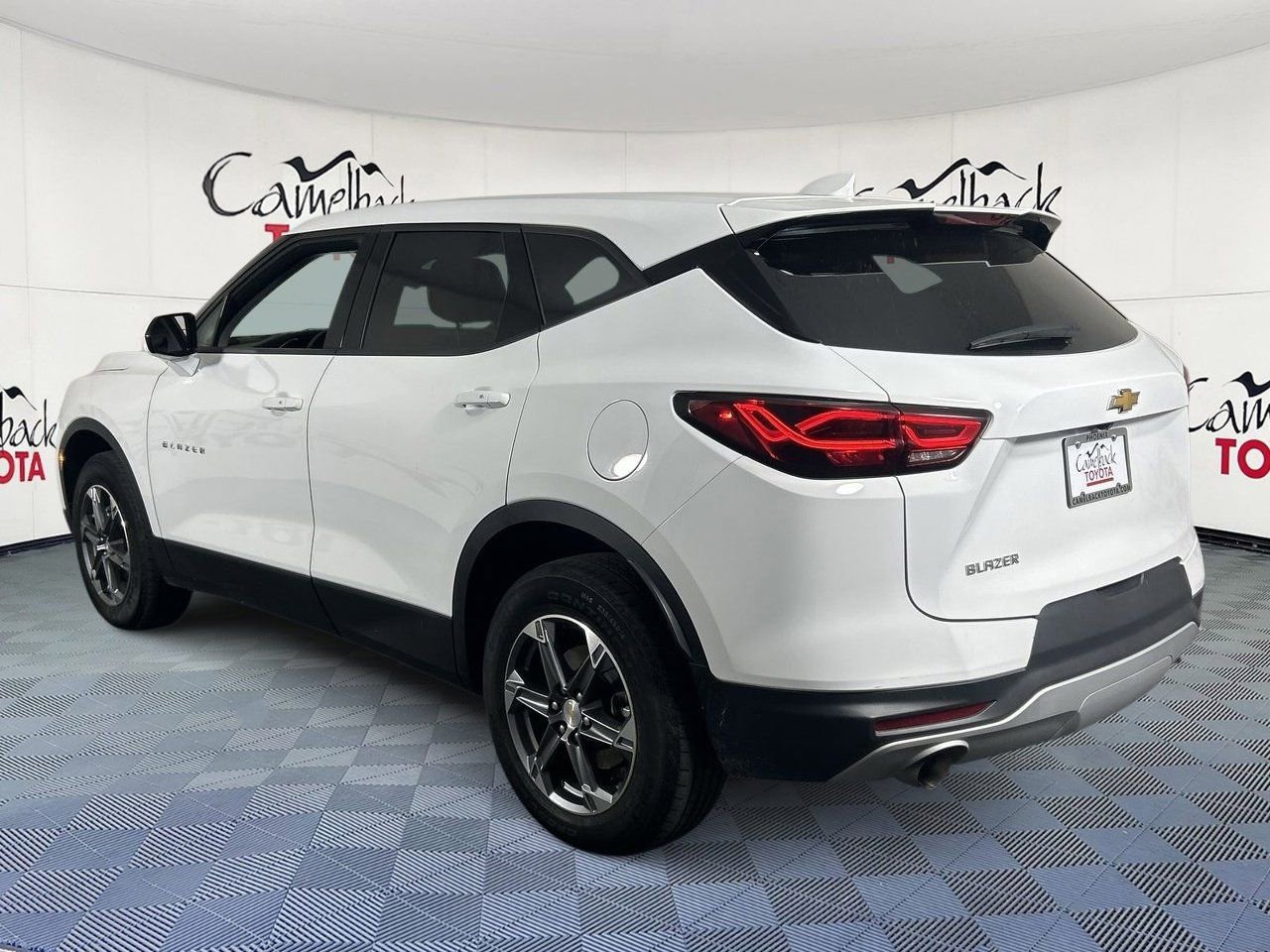 Used 2025 Chevrolet Blazer LT FWD image 5