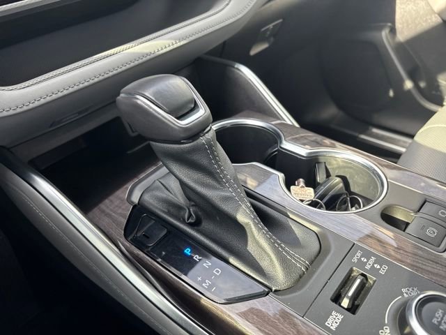 Used 2022 Toyota Highlander Platinum image 21