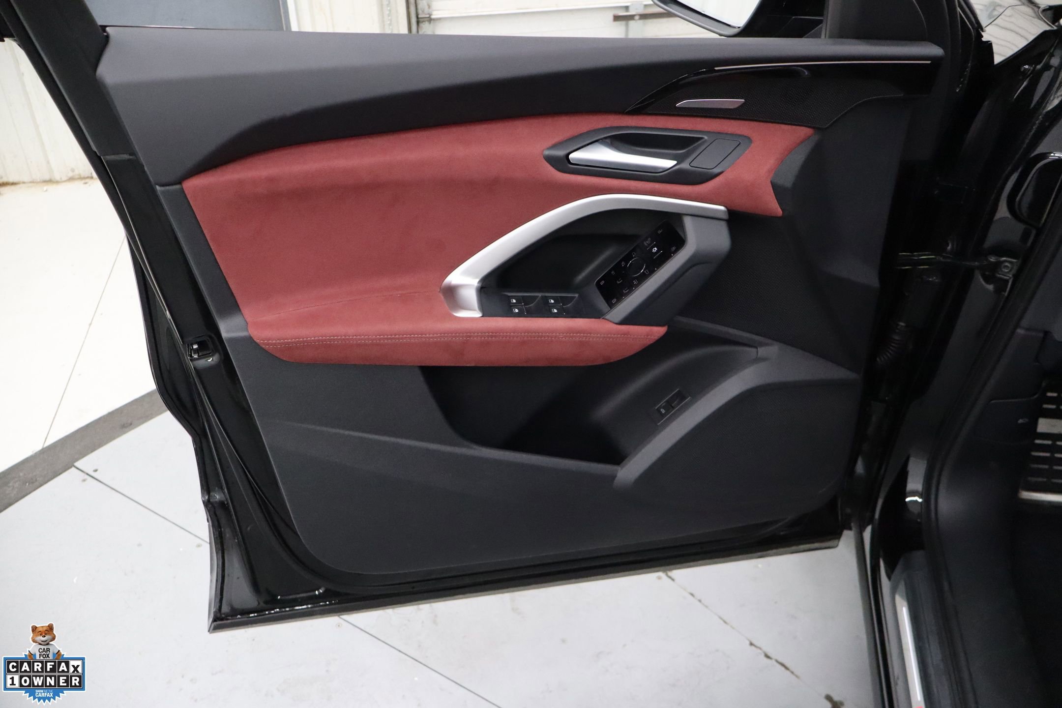 Used 2025 Audi SQ5 Premium Plus w/ Premium Plus Package image 14