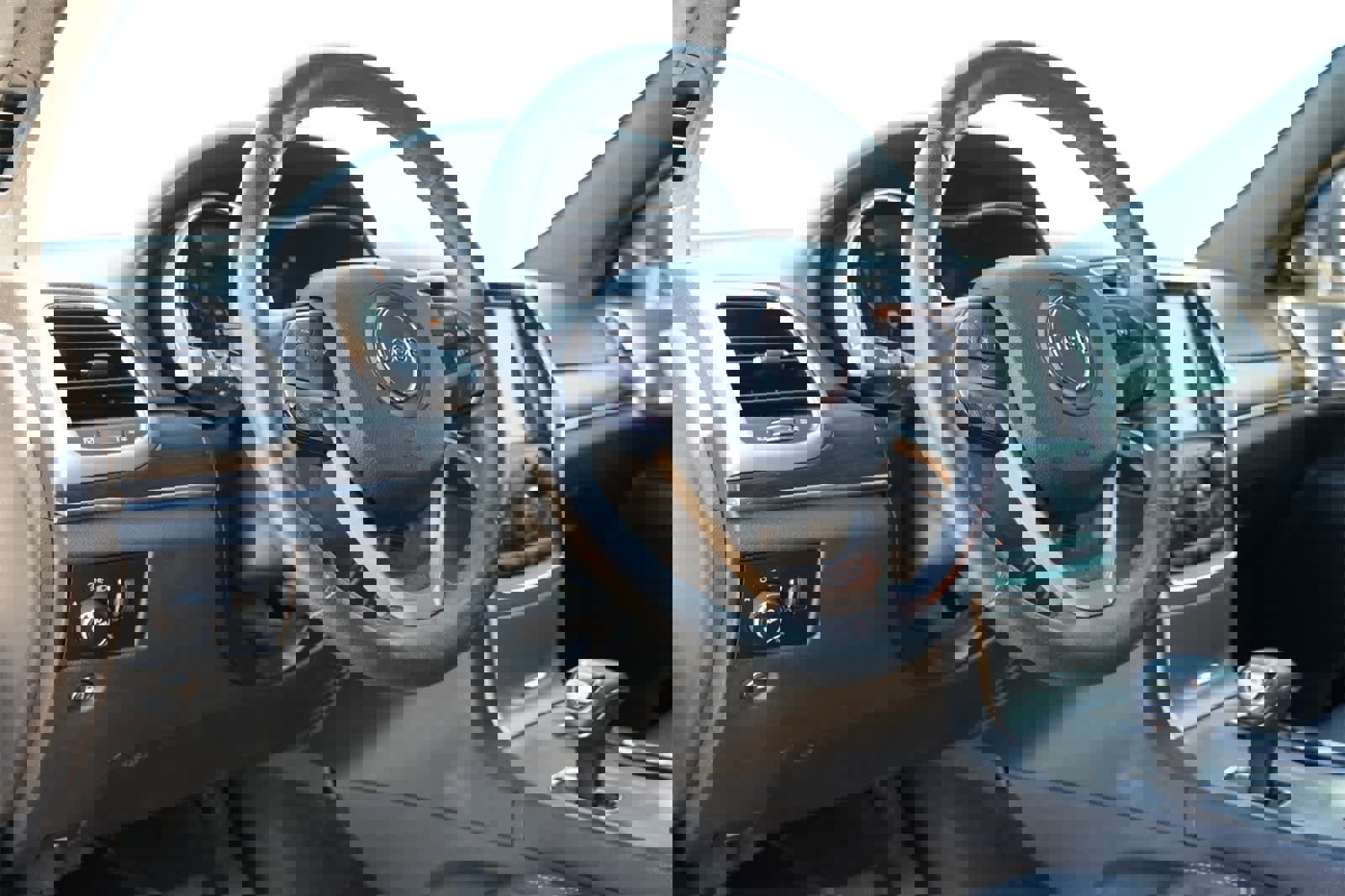 Used 2014 Jeep Grand Cherokee Limited image 16