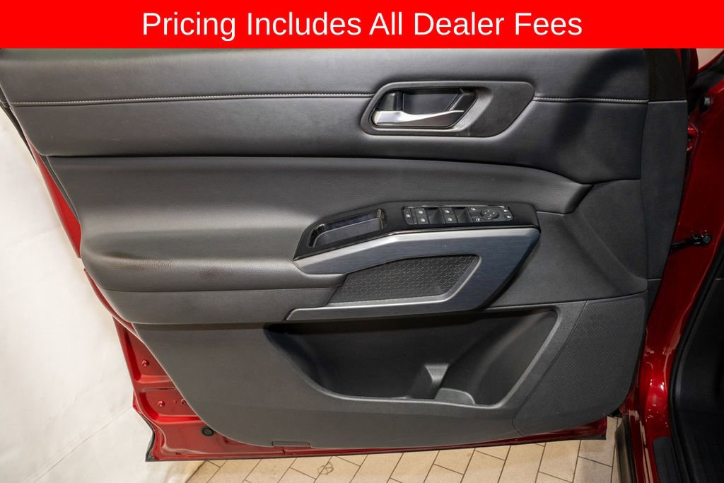 Used 2024 Nissan Pathfinder SL w/ SL Premium Package FWD image 15