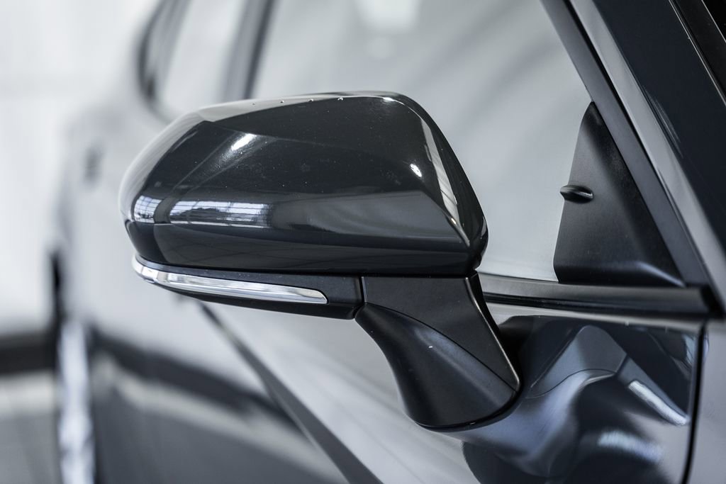 Used 2025 Toyota Camry LE image 12