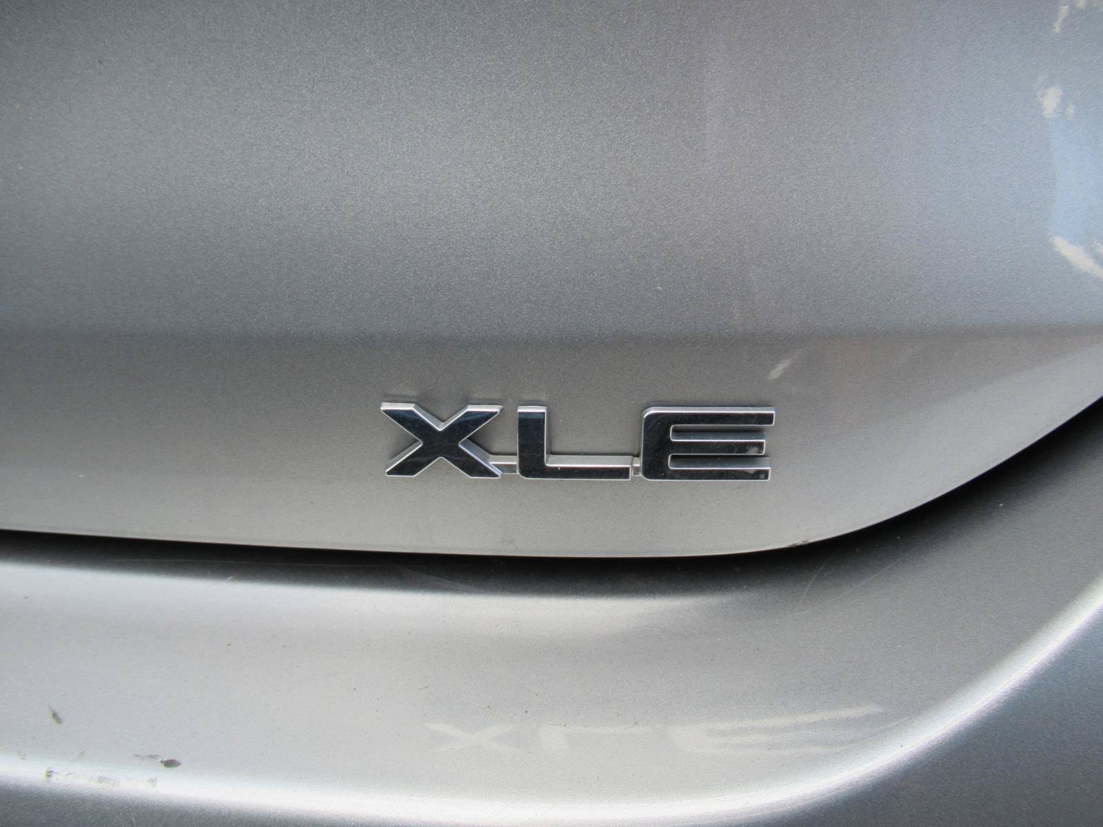 Used 2023 Toyota Highlander XLE FWD image 11