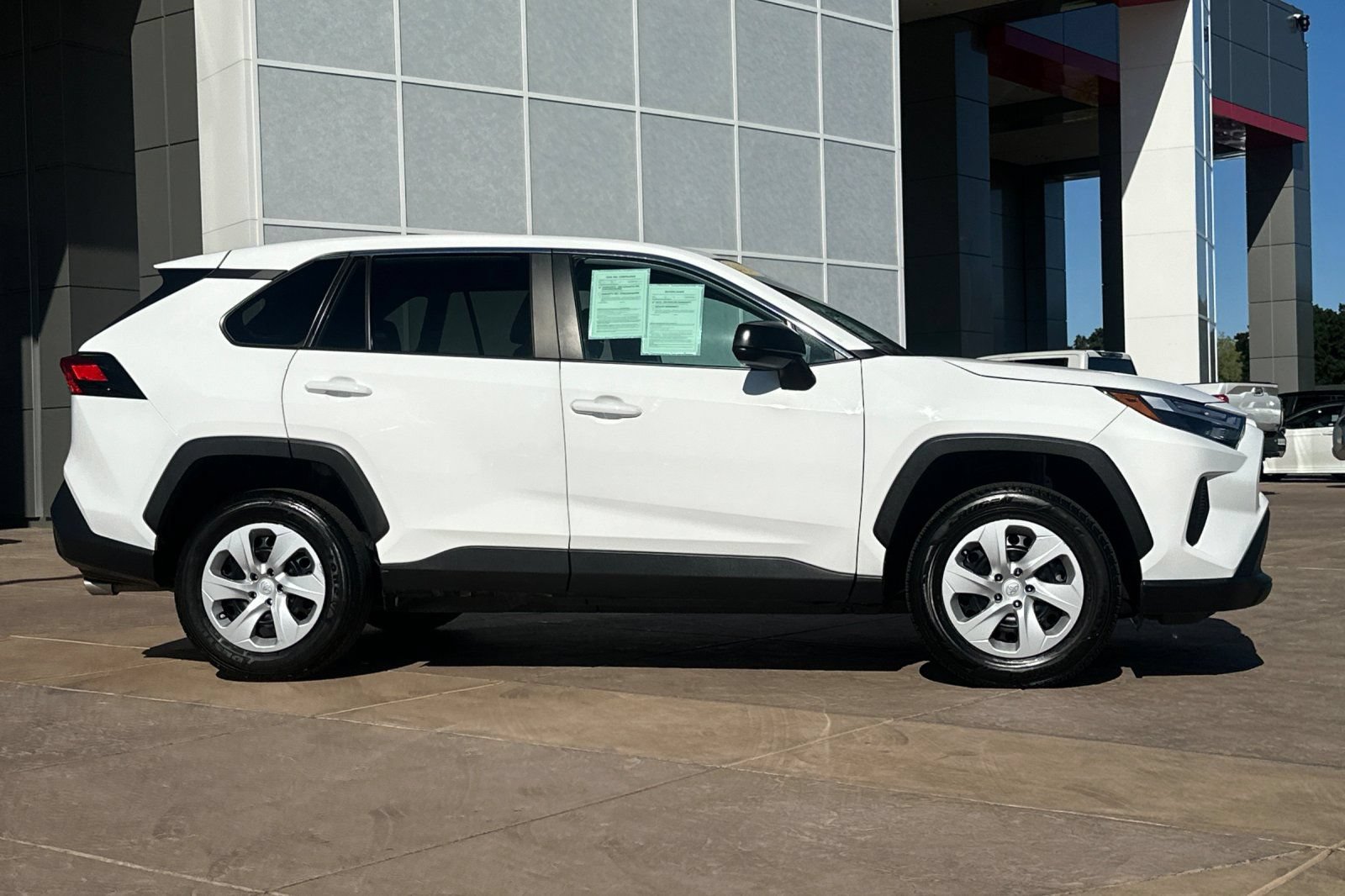 Used 2024 Toyota RAV4 LE AWD/4WD video 3