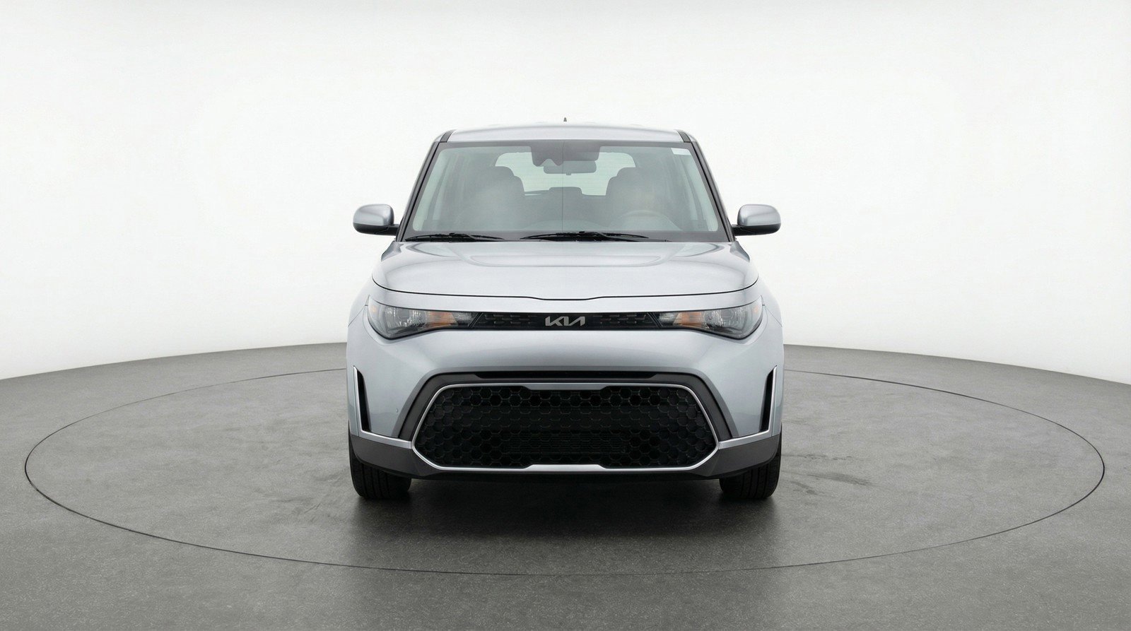 Used 2025 Kia Soul LX w/ LX Technology Package FWD image 2