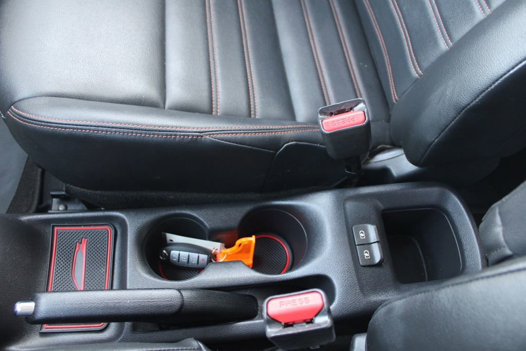 Used 2019 Nissan Kicks SR w/ SR Premium Package image 38