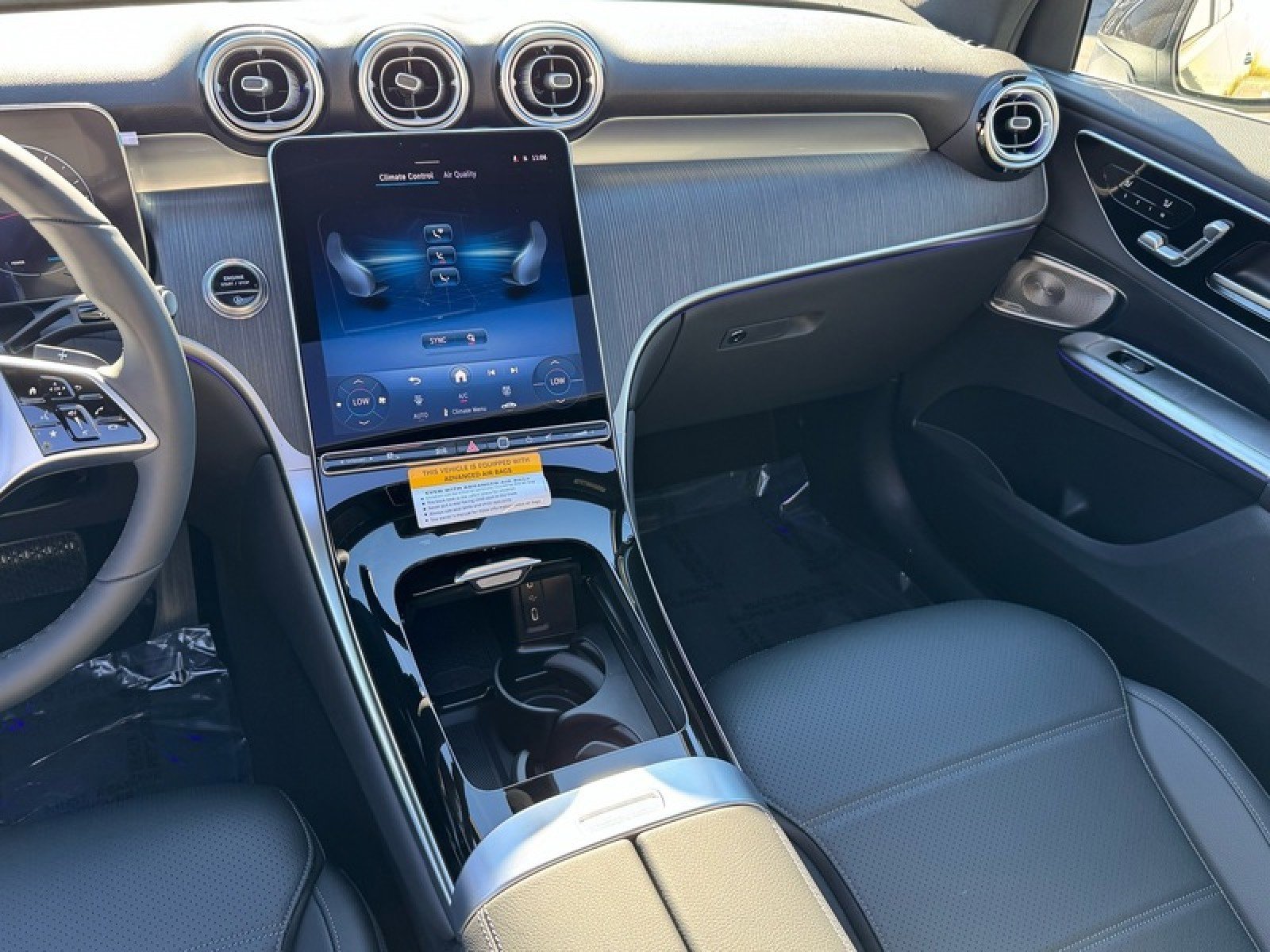 New 2026 Mercedes-Benz GLC 300 image 17