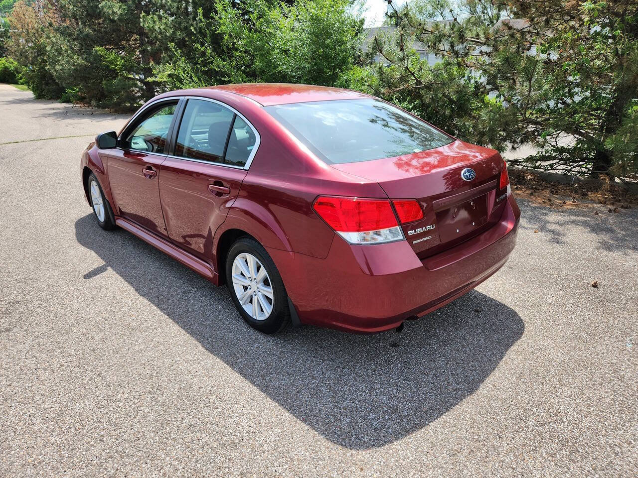 Used 2011 Subaru Legacy 2.5i Premium AWD/4WD image 14