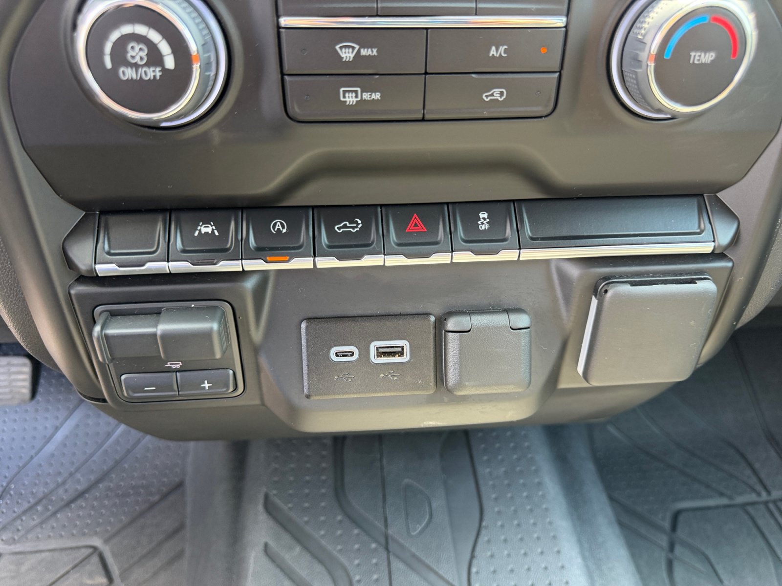 New 2026 Chevrolet Silverado 1500 Custom AWD/4WD image 18