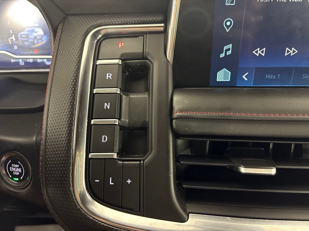 Used 2023 Chevrolet Suburban RST w/ Luxury Package RWD image 27