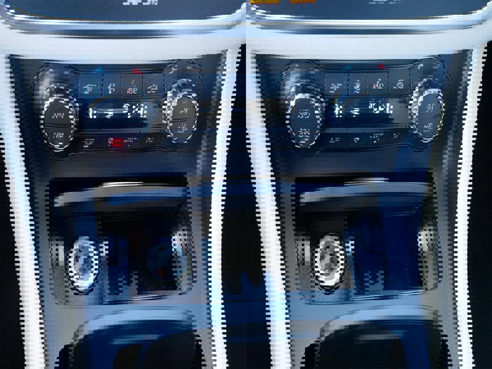 Used 2015 Mercedes-Benz CLA 250 4MATIC image 17