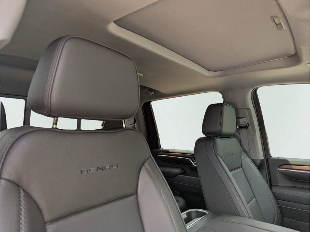 New 2025 GMC Sierra 2500 Denali w/ Denali Reserve Package image 28