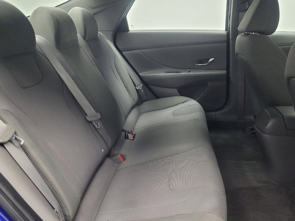 Used 2021 Hyundai Elantra SE w/ Cargo Package image 19