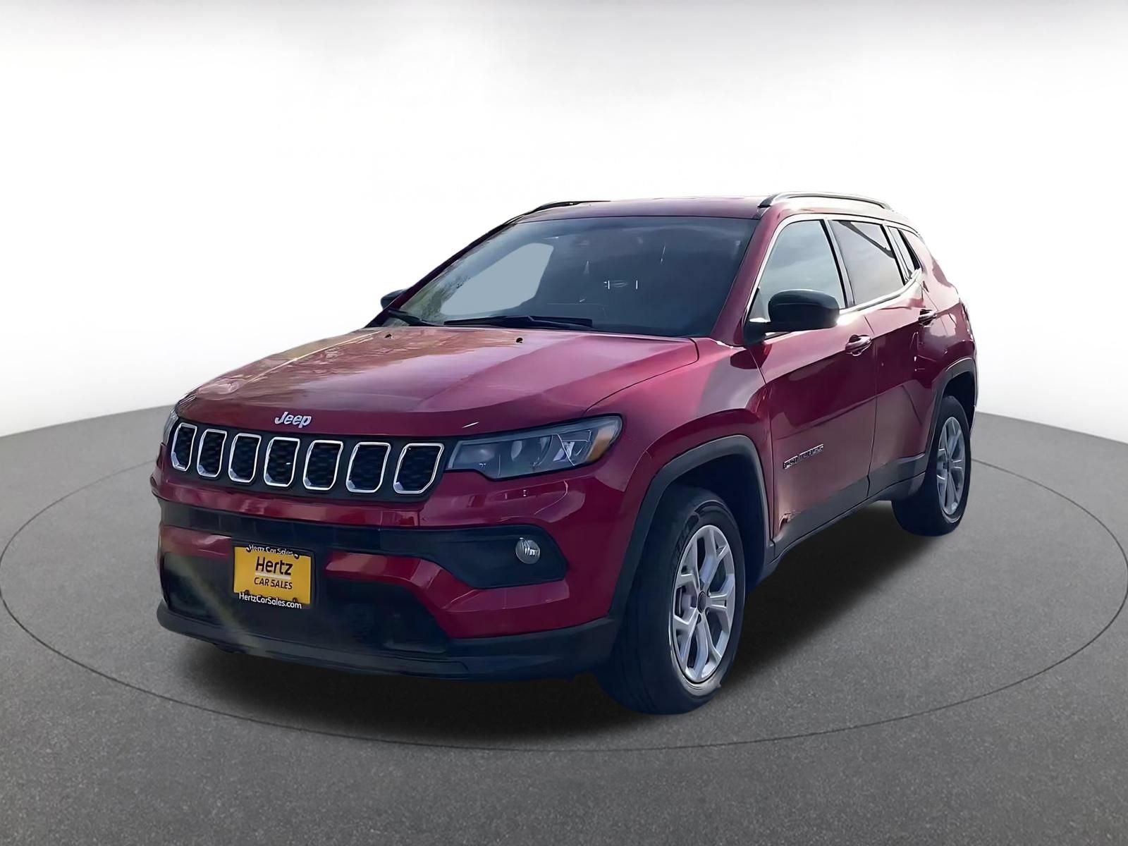 Used 2025 Jeep Compass Latitude AWD/4WD image 7