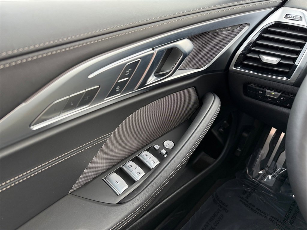 Used 2026 BMW M850i xDrive Convertible image 29