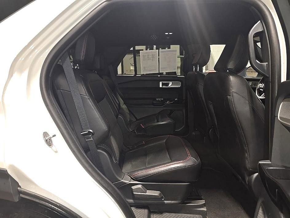 Used 2023 Ford Explorer ST-Line image 32