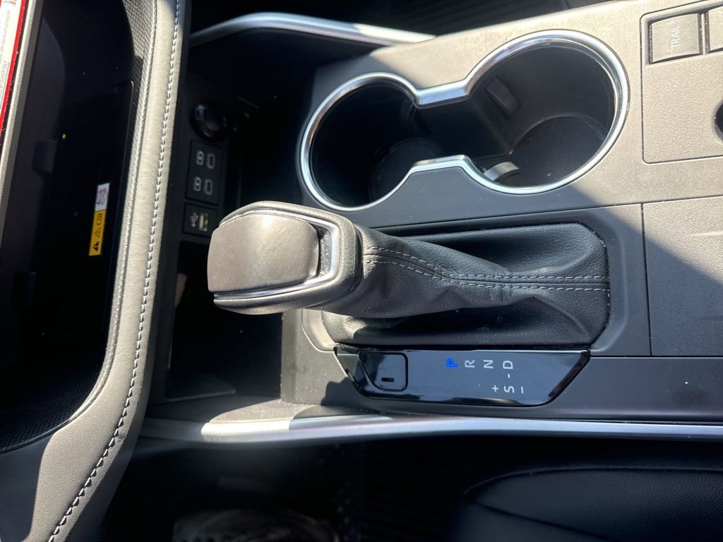 Used 2024 Toyota Highlander XLE image 24