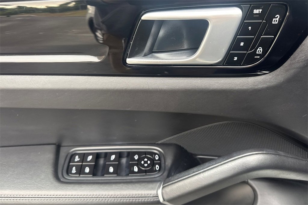 Used 2020 Porsche Cayenne S AWD/4WD image 11