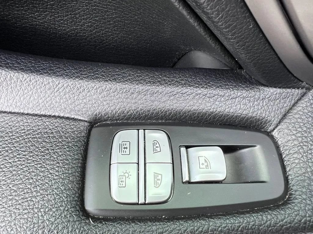 Used 2018 BMW 740i RWD image 46