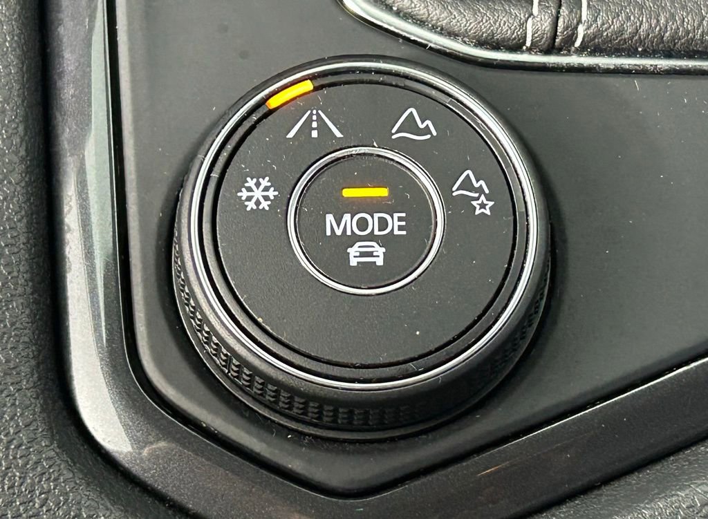 Used 2022 Volkswagen Tiguan SEL R-Line image 22