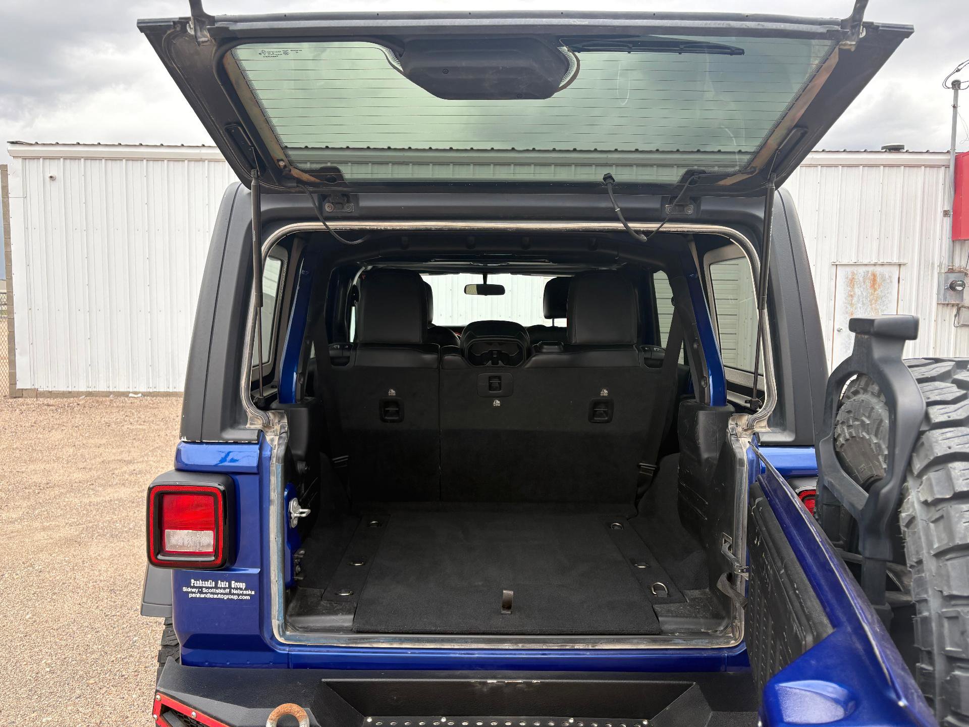 Used 2020 Jeep Wrangler Unlimited Rubicon w/ Cold Weather Group image 9