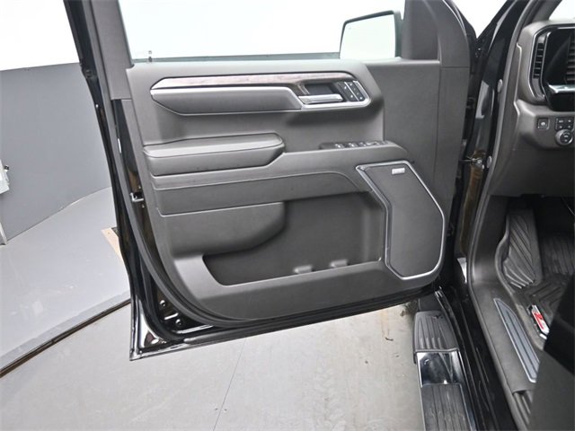 Used 2025 Chevrolet Silverado 1500 LTZ w/ LTZ Premium Package image 12