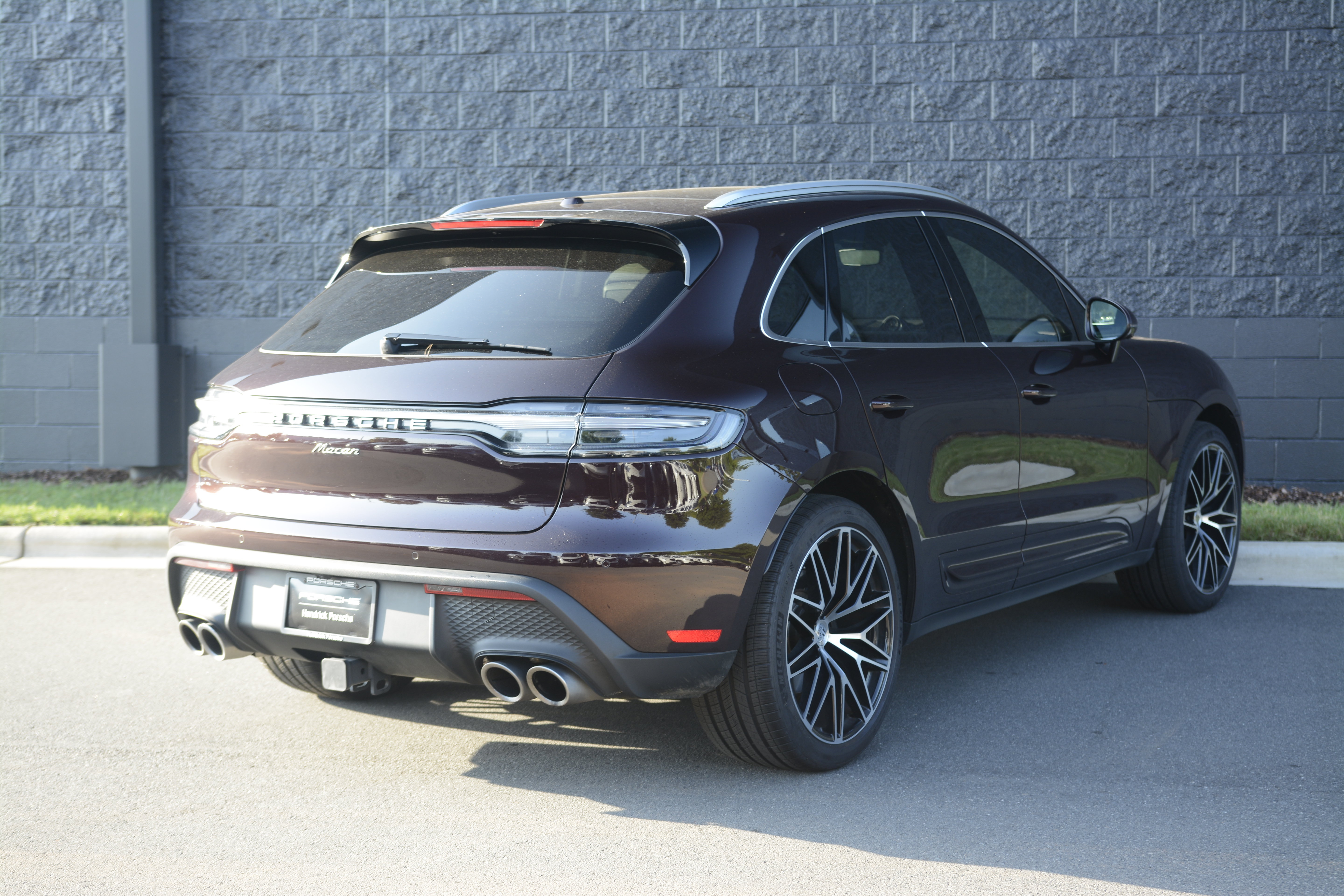 Certified 2026 Porsche Macan AWD/4WD image 7