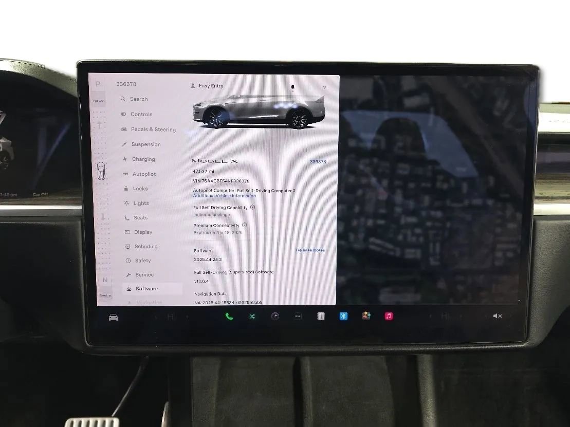 Used 2022 Tesla Model X image 34
