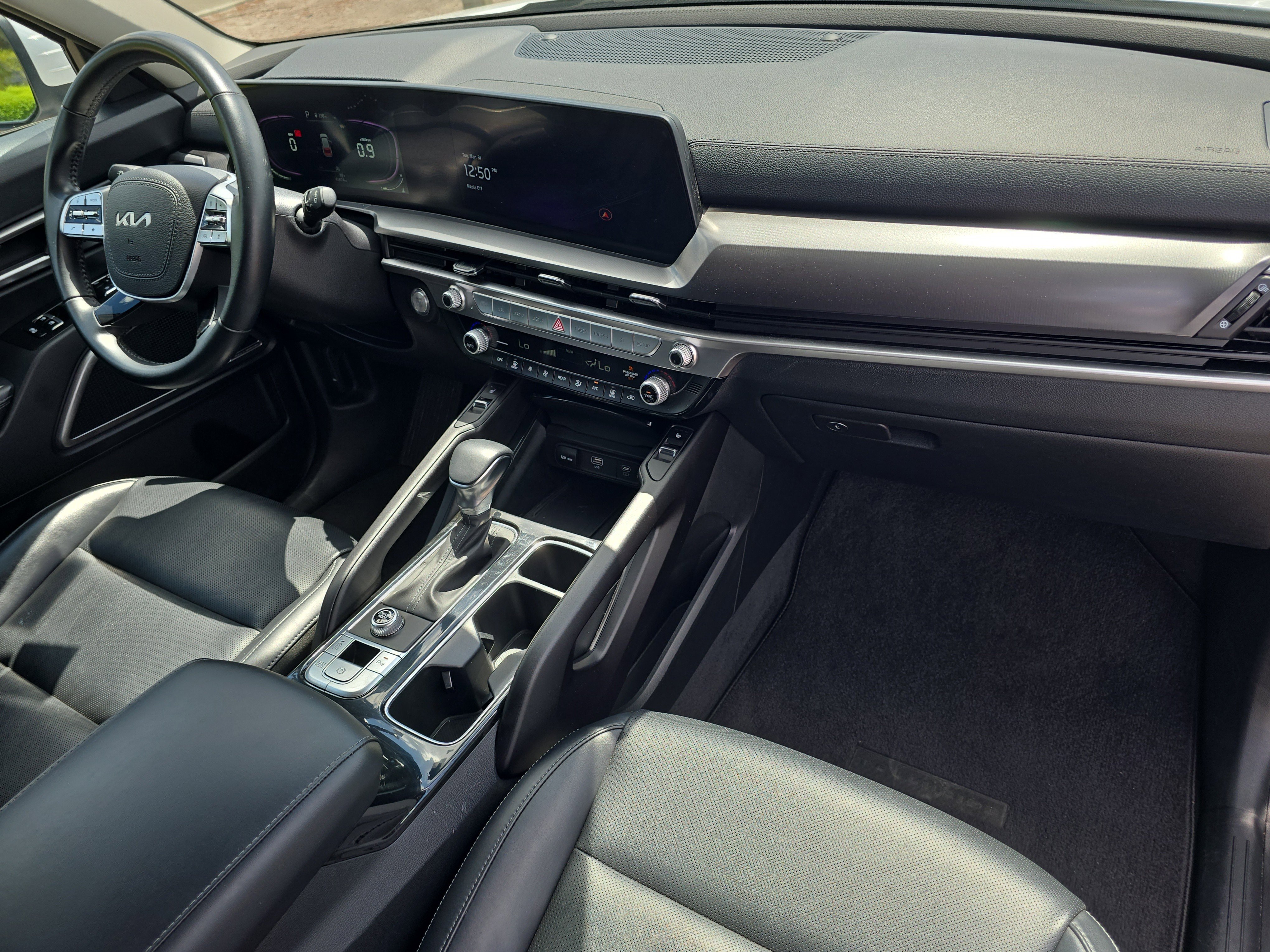 Certified 2025 Kia Telluride S FWD image 12