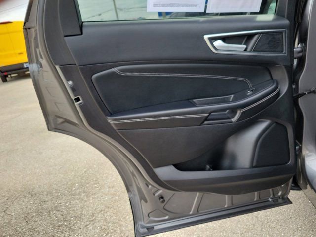 Certified 2022 Ford Edge Titanium AWD/4WD image 15