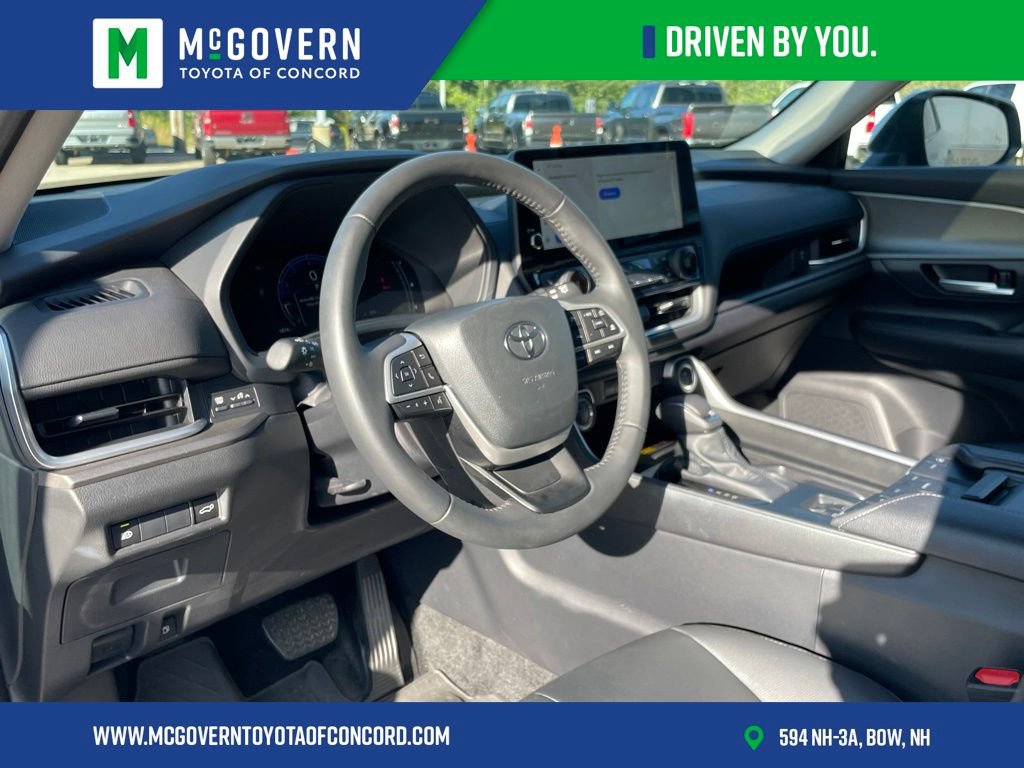 Used 2026 Toyota Grand Highlander AWD image 12