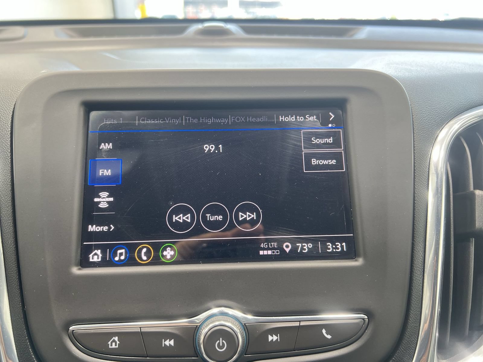 Used 2023 Chevrolet Equinox LT FWD image 16