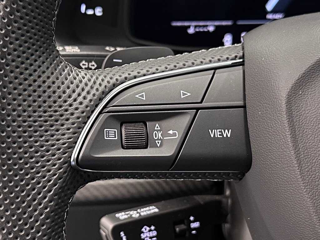 Used 2025 Audi SQ7 Prestige w/ Prestige Package image 27