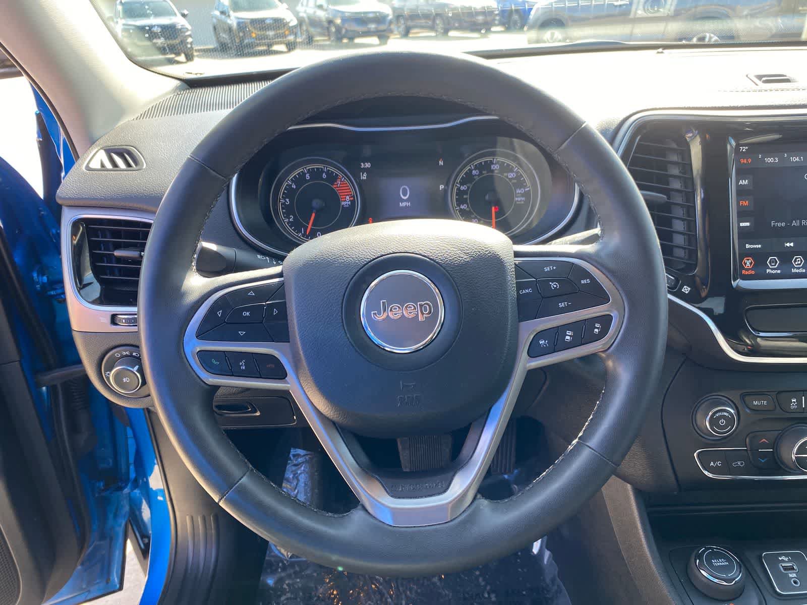 Used 2022 Jeep Cherokee Limited image 24