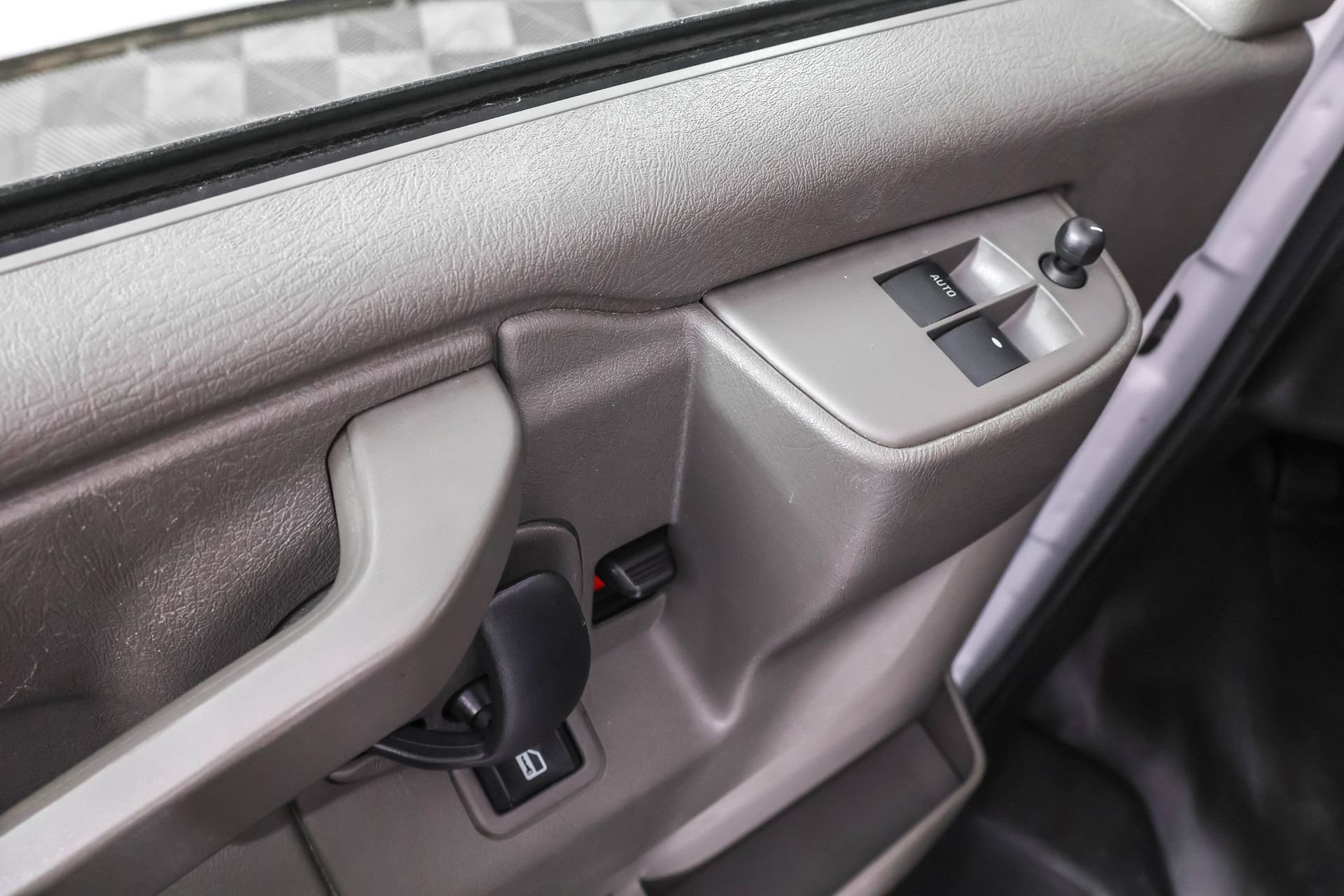 Used 2023 Chevrolet Express 2500 w/ Driver Convenience Package image 30