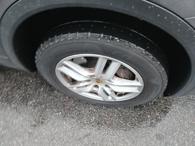 Used 2016 Porsche Cayenne Base image 4