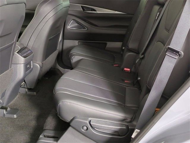 Certified 2025 INFINITI QX60 Luxe w/ Black Edition image 19