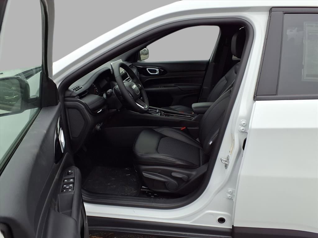 New 2026 Jeep Compass Latitude image 20