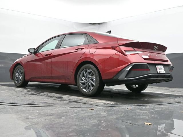 Used 2024 Hyundai Elantra SEL image 46