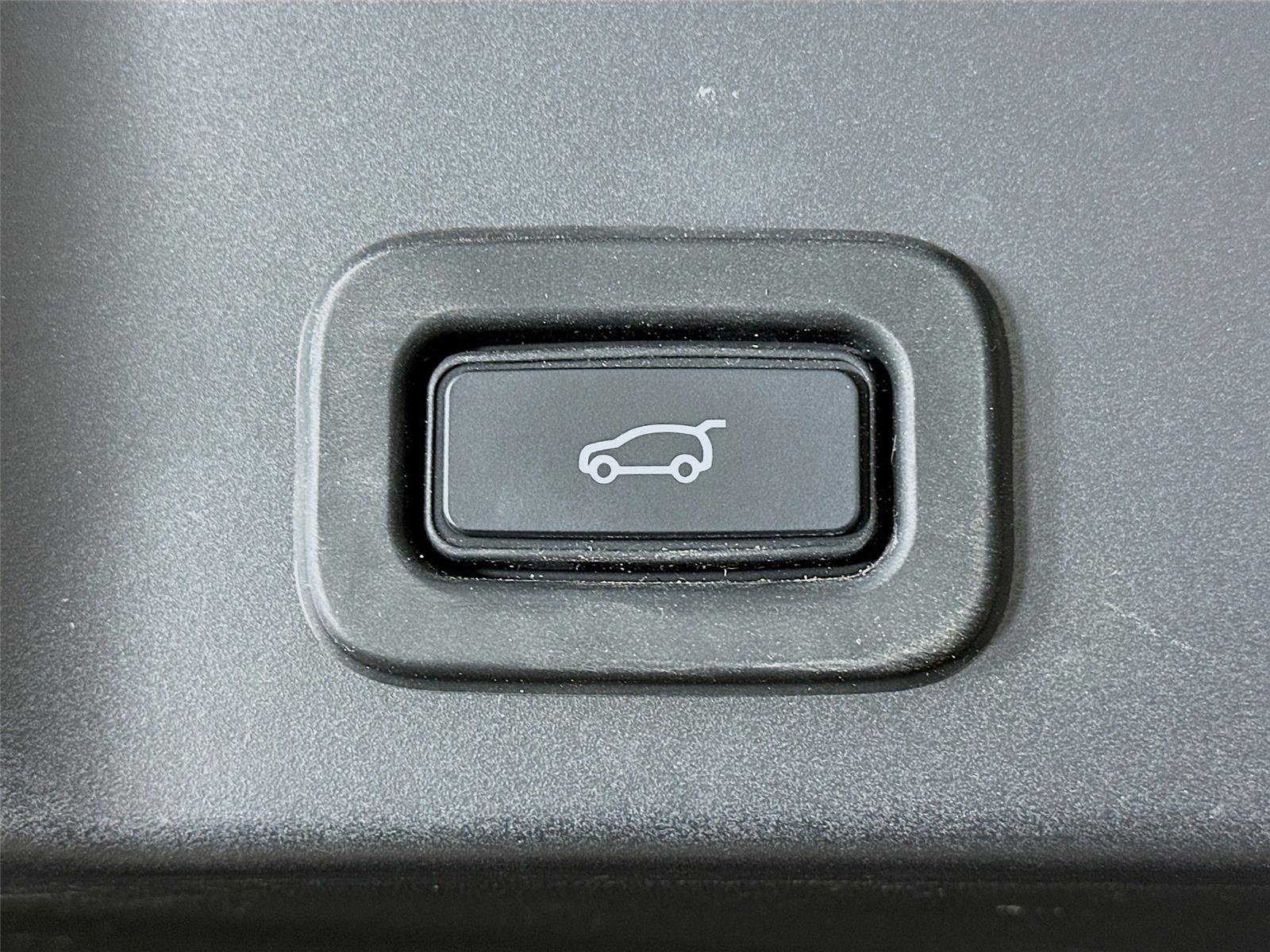 Used 2020 Land Rover Range Rover Evoque SE image 32