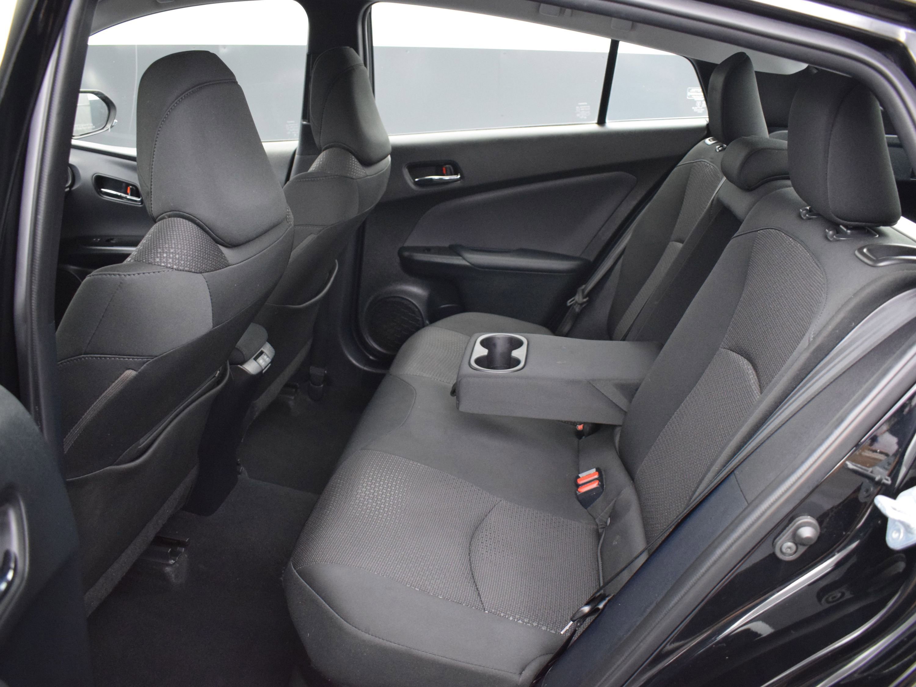 Used 2021 Toyota Prius LE image 12